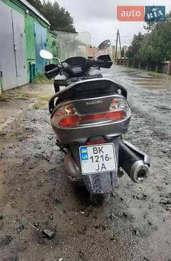 Макси-скутер Suzuki Skywave 250 2011 в 