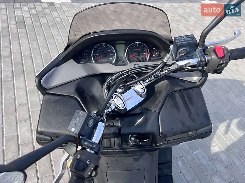 Макси-скутер Suzuki Skywave 250 2008 в Львове
