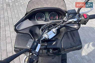 Макси-скутер Suzuki Skywave 250 2008 в 