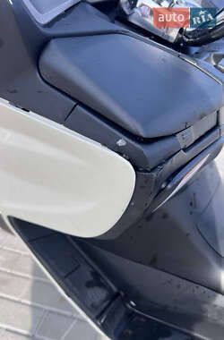 Макси-скутер Suzuki Skywave 250 2008 в 