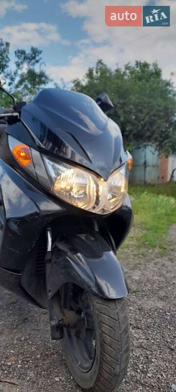 Макси-скутер Suzuki Skywave 250 2006 в Славянске