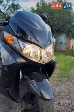 Макси-скутер Suzuki Skywave 250 2006 в 