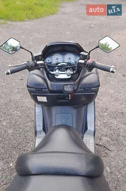 Макси-скутер Suzuki Skywave 250 2006 в 