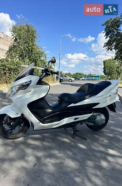 Максі-скутер Suzuki Skywave 250 2010 в 