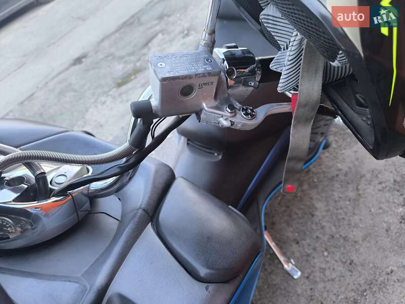 Макси-скутер Suzuki Skywave 250 2007 в Киеве