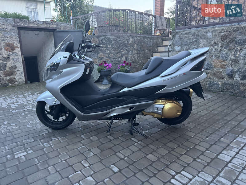 Максі-скутер Suzuki Skywave 250 2007 в Бердичеві
