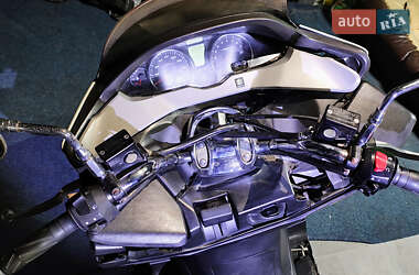 Макси-скутер Suzuki Skywave 250 2010 в 