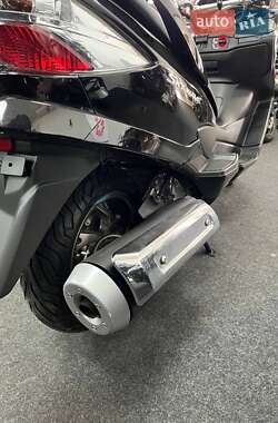 Макси-скутер Suzuki Skywave 250 2011 в 