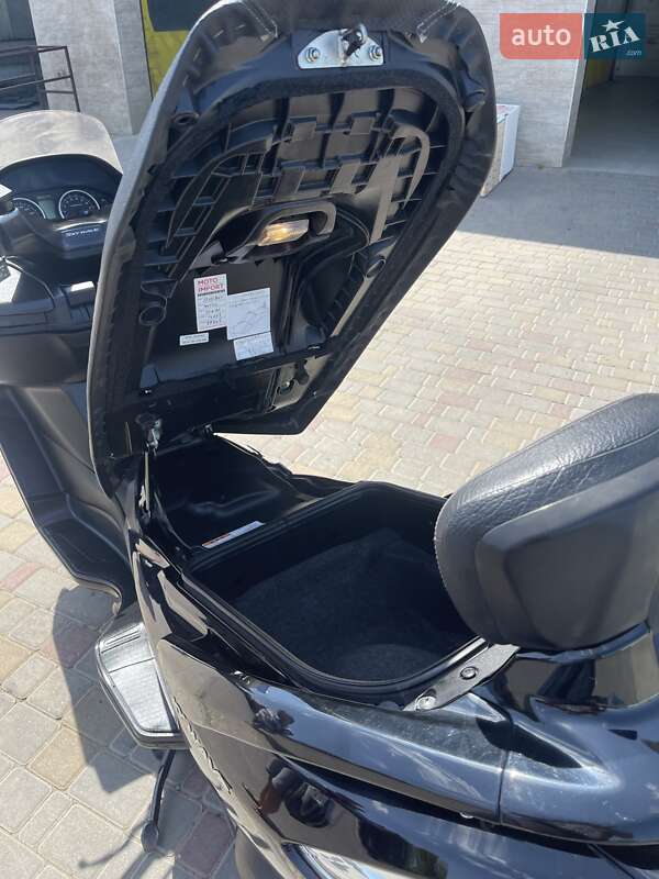 Макси-скутер Suzuki Skywave 400 2013 в Одессе