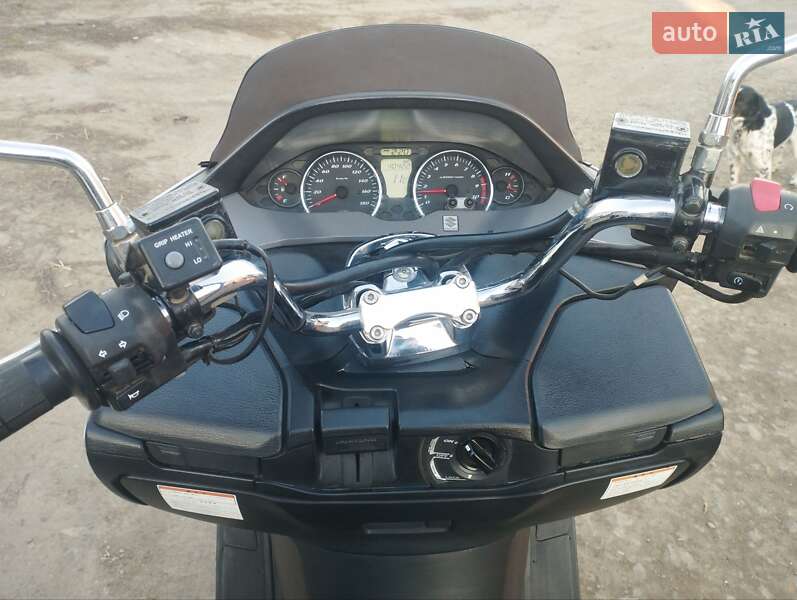Макси-скутер Suzuki Skywave 400 2008 в Черновцах