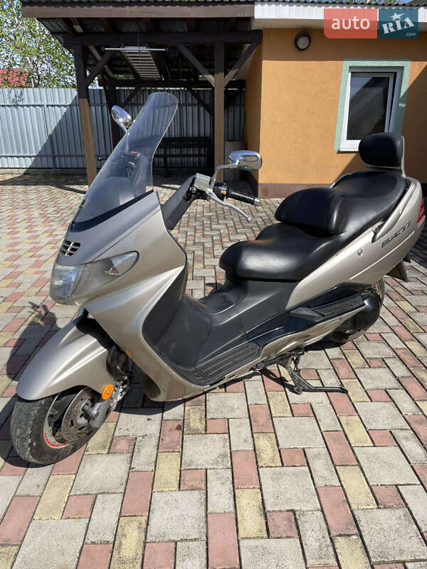 Макси-скутер Suzuki Skywave 400 2001 в Ужгороде