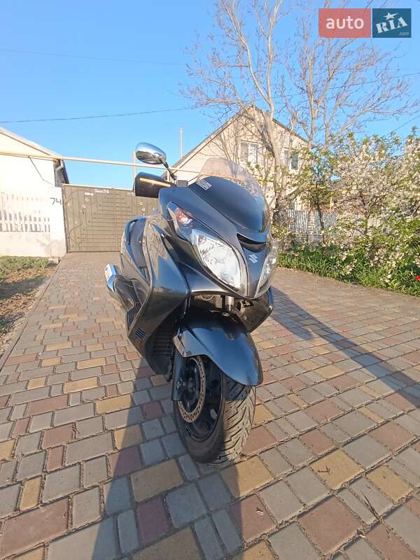 Максі-скутер Suzuki Skywave 400 2011 в Одесі