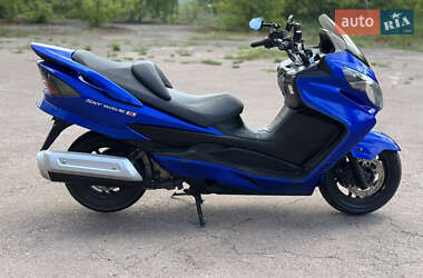 Макси-скутер Suzuki Skywave 400 2007 в Сновске
