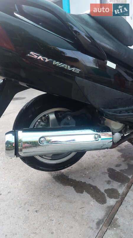 Макси-скутер Suzuki Skywave 400 2005 в Килии