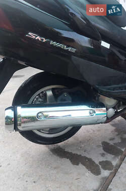 Макси-скутер Suzuki Skywave 400 2005 в 