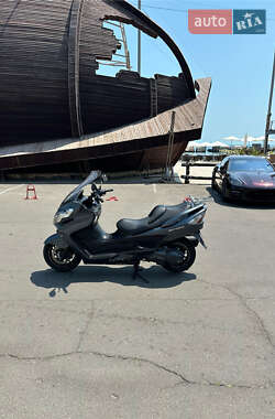 Максі-скутер Suzuki Skywave 400 2013 в 