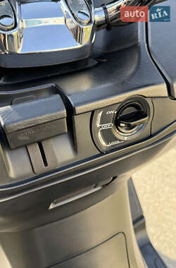 Макси-скутер Suzuki Skywave 400 2008 в 
