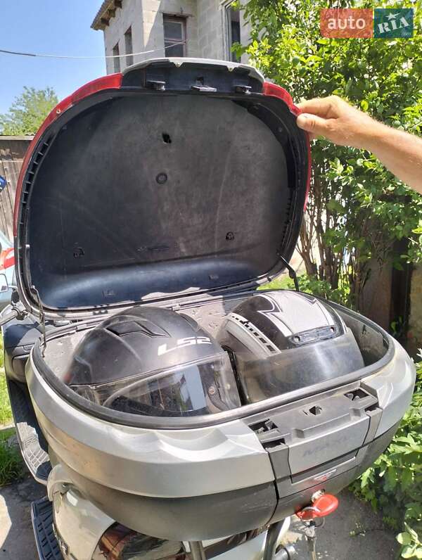 Макси-скутер Suzuki Skywave 400 2005 в Житомире