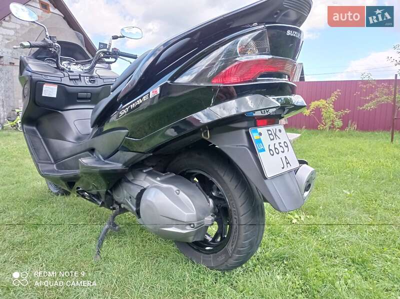 Макси-скутер Suzuki Skywave 400 2007 в Сарнах
