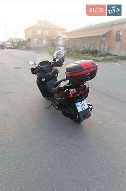 Макси-скутер Suzuki Skywave 400 2004 в 