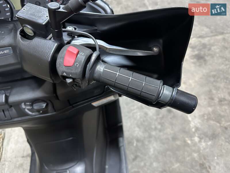 Максі-скутер Suzuki Skywave 400 2015 в Одесі фото 10 Максі-скутер Suzuki Skywave 400 2015 в Одесі