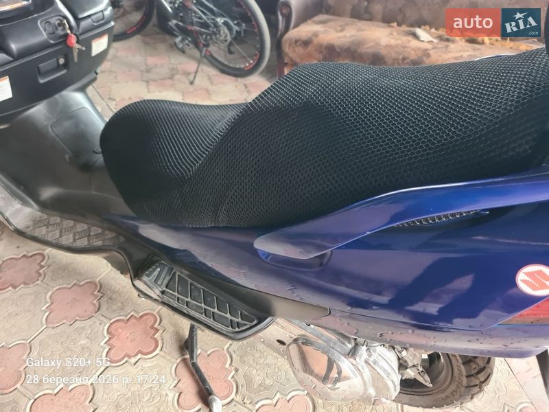 Макси-скутер Suzuki Skywave 400 2005 в Черновцах