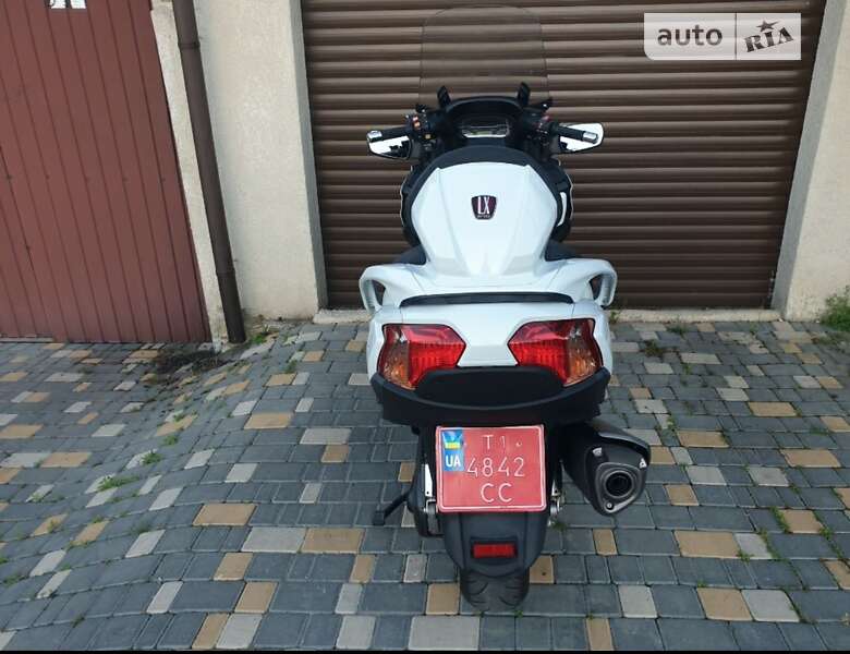 Максі-скутер Suzuki SkyWave 650 2015 в Одесі