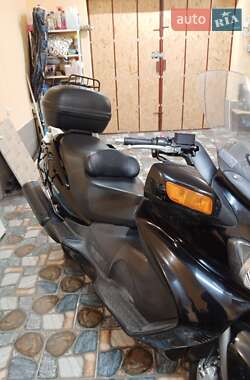 Максі-скутер Suzuki SkyWave 650 2004 в 