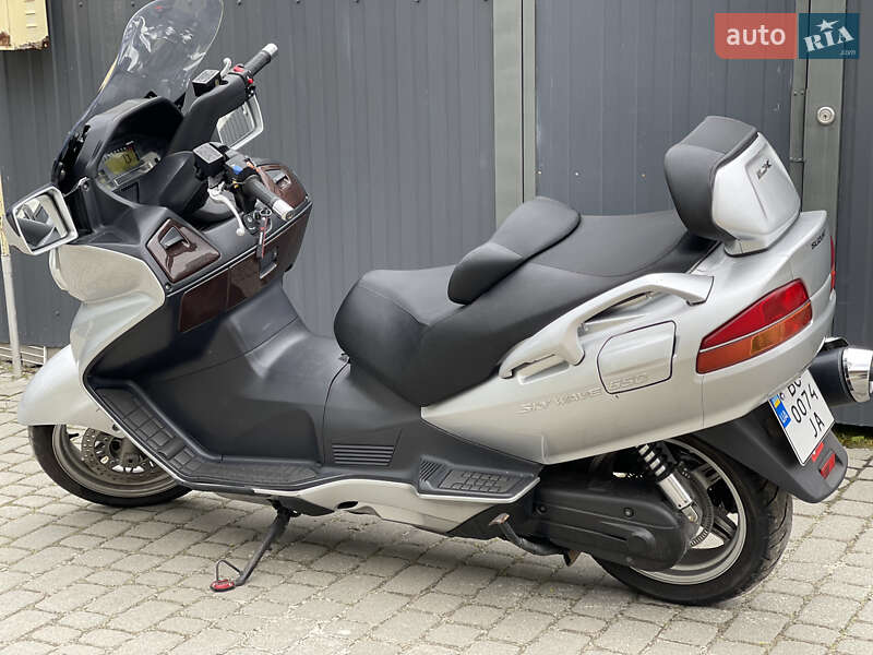 Макси-скутер Suzuki SkyWave 650 2005 в Львове