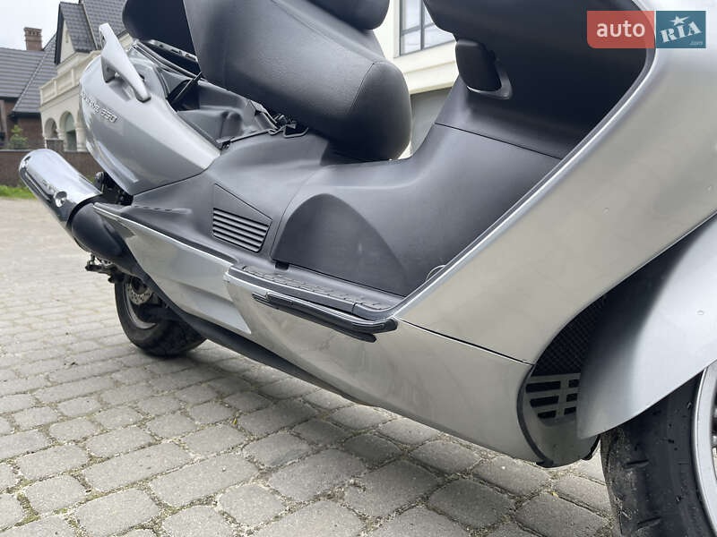 Макси-скутер Suzuki SkyWave 650 2005 в Львове
