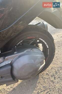 Макси-скутер Suzuki Skywave Type S400 2006 в 
