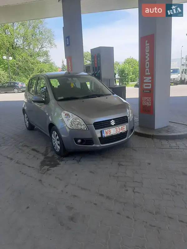 Хэтчбек Suzuki Splash 2010 в 