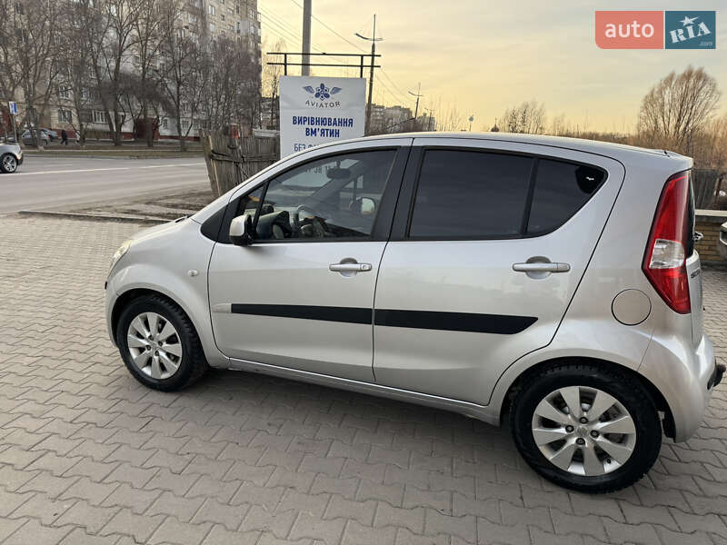 Хэтчбек Suzuki Splash 2009 в 