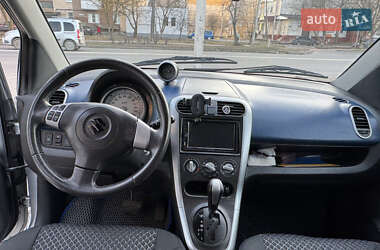 Хэтчбек Suzuki Splash 2009 в 