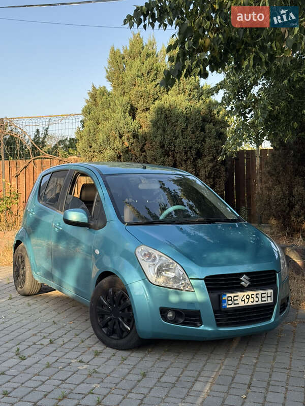 Хэтчбек Suzuki Splash 2010 в 