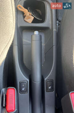 Хэтчбек Suzuki Splash 2013 в 