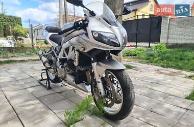 Спортбайк Suzuki SV 1000S 2004 в Киеве