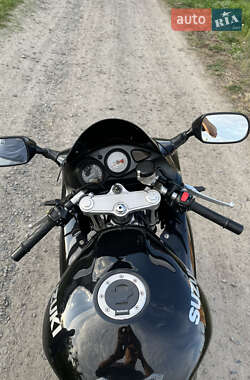 Мотоцикл Спорт-туризм Suzuki SV 650S 1999 в 