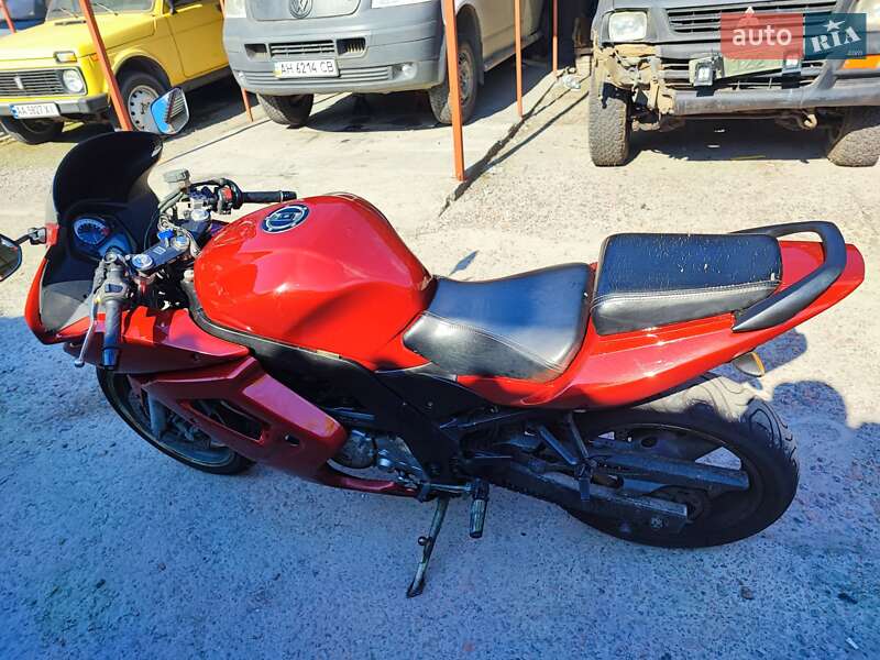 Спортбайк Suzuki SV 650S 2006 в Киеве