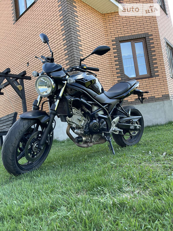 Мотоцикл Спорт-туризм Suzuki SV 650SF 2019 в Сарнах