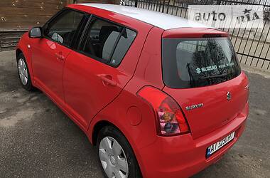 Хетчбек Suzuki Swift 2010 в 
