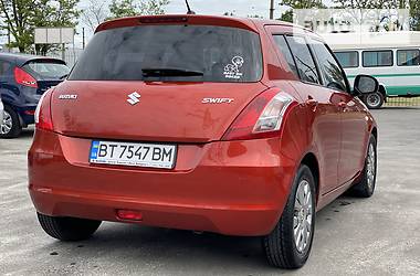 Хетчбек Suzuki Swift 2011 в 