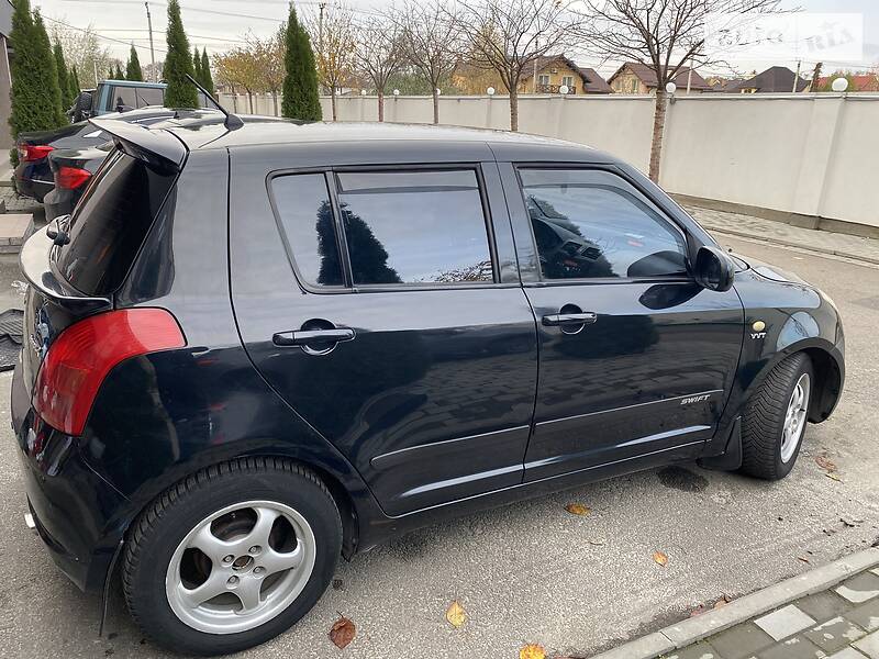 Хэтчбек Suzuki Swift 2006 в Киеве