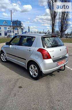 Хэтчбек Suzuki Swift 2006 в Житомире