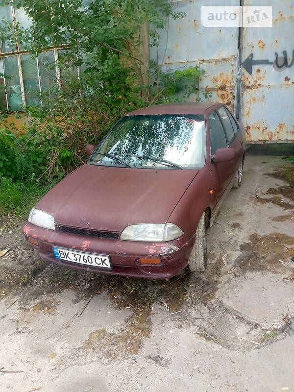 Седан Suzuki Swift 1995 в Львові