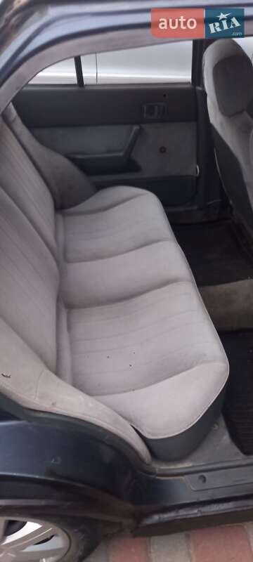 Седан Suzuki Swift 1989 в Львове