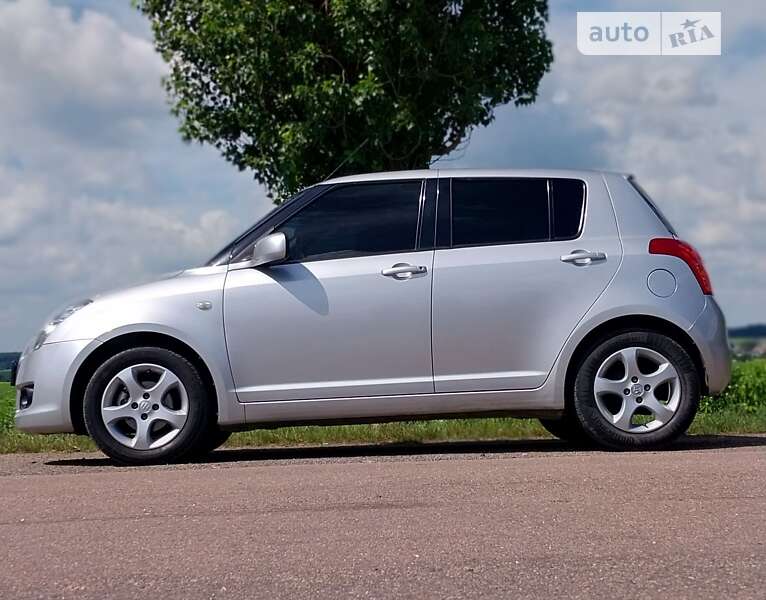 Хетчбек Suzuki Swift 2008 в Голованівську