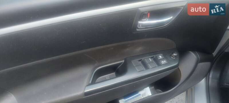 Хетчбек Suzuki Swift 2014 в Києві