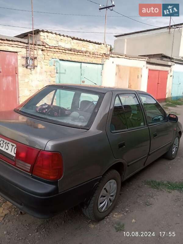 Седан Suzuki Swift 1991 в Роздільній