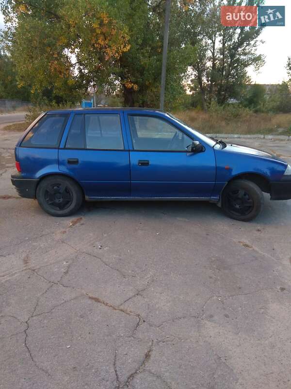 Хэтчбек Suzuki Swift 1996 в Светловодске